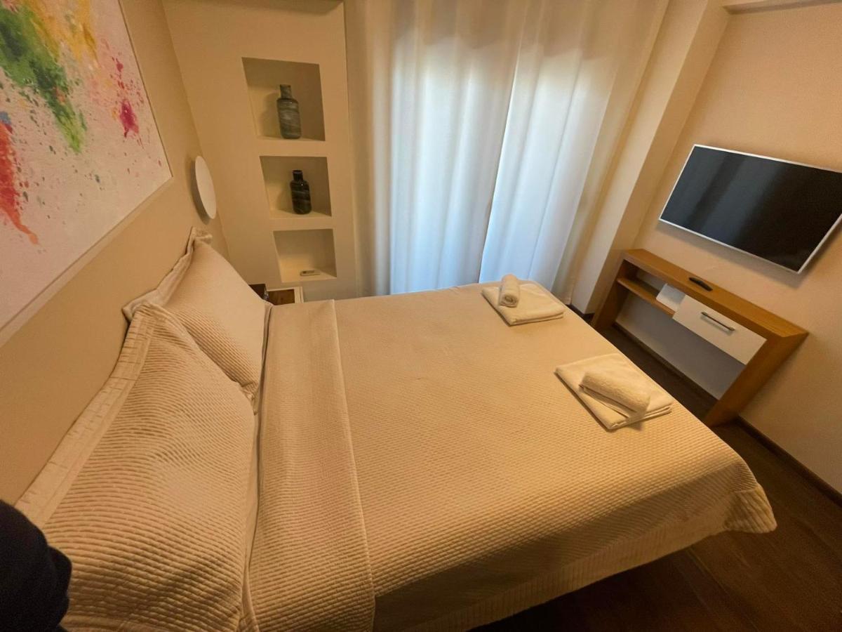 Vip Skg Central Apartment Salonicco Esterno foto