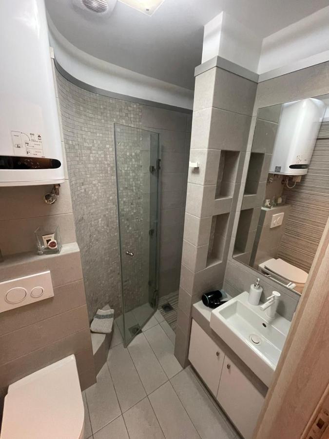 Vip Skg Central Apartment Salonicco Esterno foto